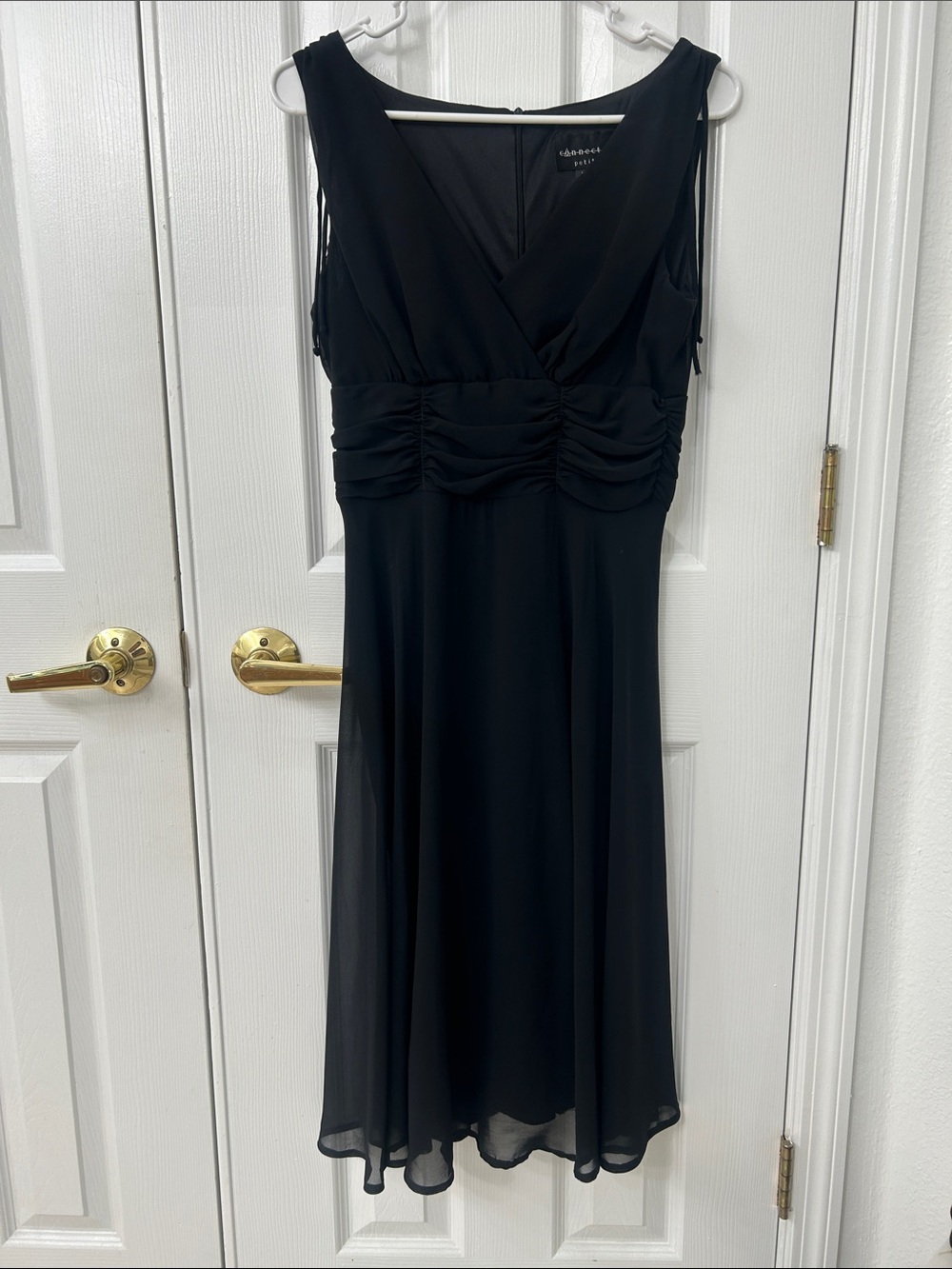 Daniel Rainn Black Sleeveless V-Neck Ruched Midi Dress